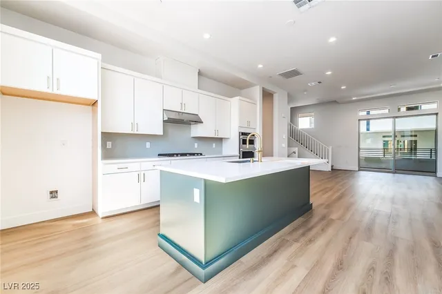 $689,000 | 11528 Hillrise Avenue, Las Vegas, NV 89138