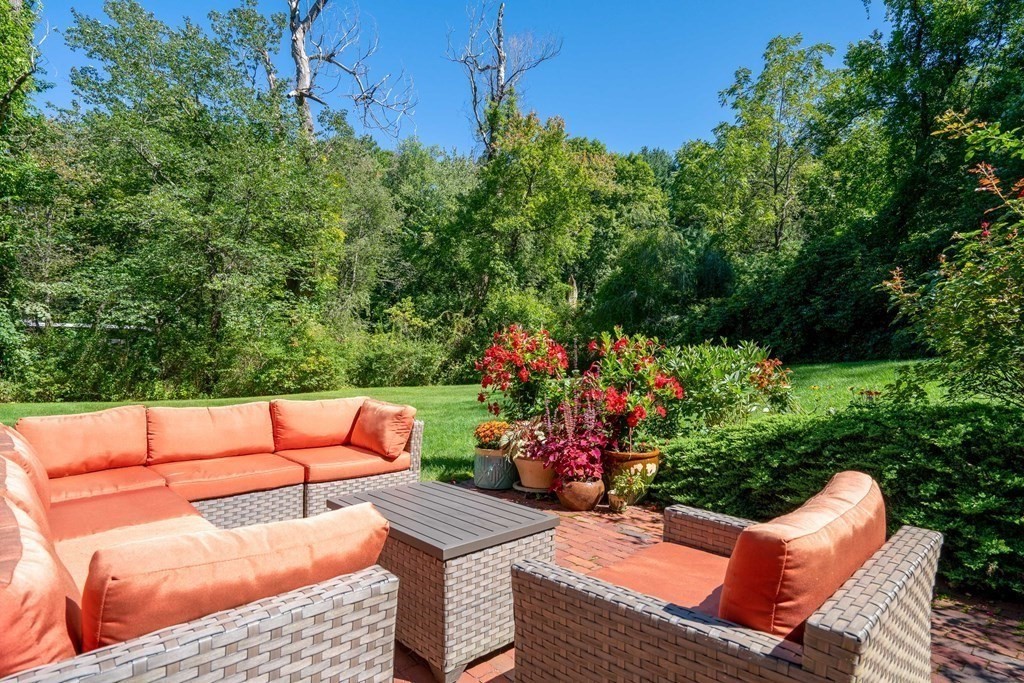 7 Diamond Road Lexington, MA 02420 - Photo 3 of 42