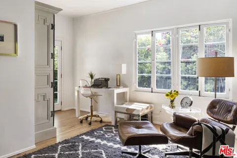 $2,699,000 | 6258 Warner Drive, Los Angeles, CA 90048