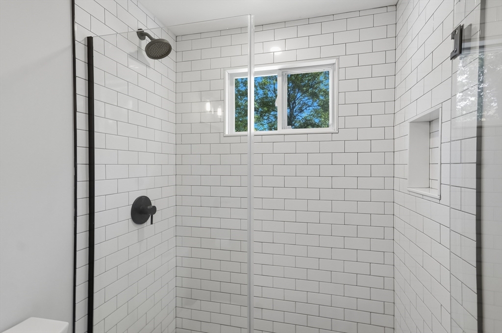 129 Marked Tree Road Holliston, MA 01746 - Photo 21 of 41 Gallery Image 21