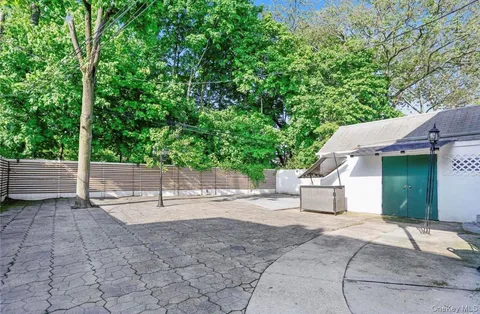 $999,999 | 30 Norfolk Drive East, Elmont, NY 11003