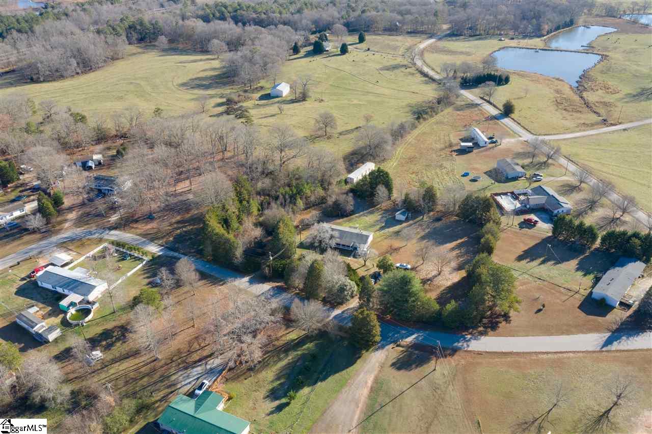 215 Briar Ridge East Williamston, SC 29697 - Photo 3 of 27 Gallery Image 3