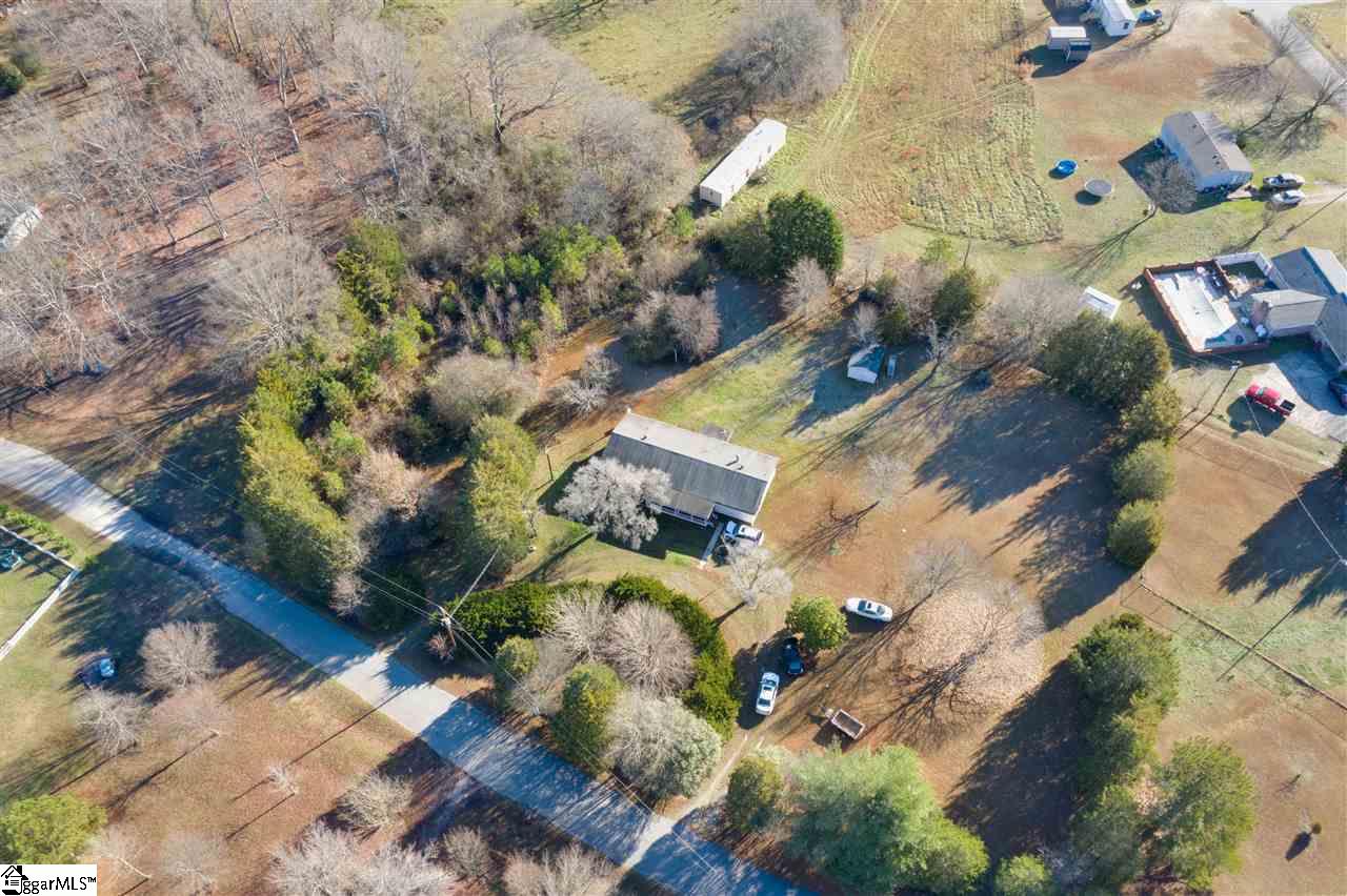 215 Briar Ridge East Williamston, SC 29697 - Photo 4 of 27 Gallery Image 4