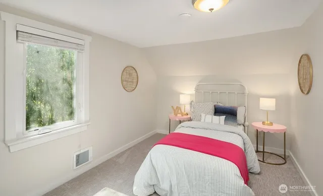 $990,000 | 14008 Stone Avenue North, Seattle, WA 98133