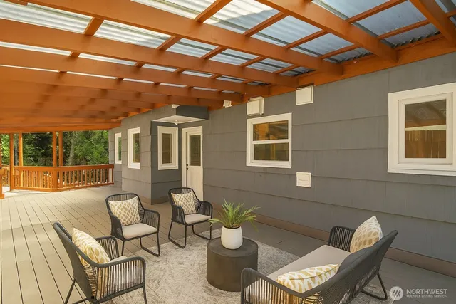 $990,000 | 14008 Stone Avenue North, Seattle, WA 98133