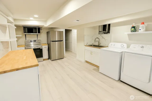 $990,000 | 14008 Stone Avenue North, Seattle, WA 98133