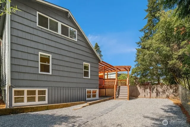 $990,000 | 14008 Stone Avenue North, Seattle, WA 98133