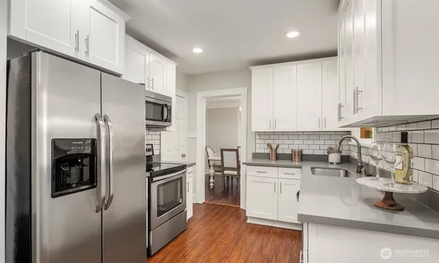 $990,000 | 14008 Stone Avenue North, Seattle, WA 98133