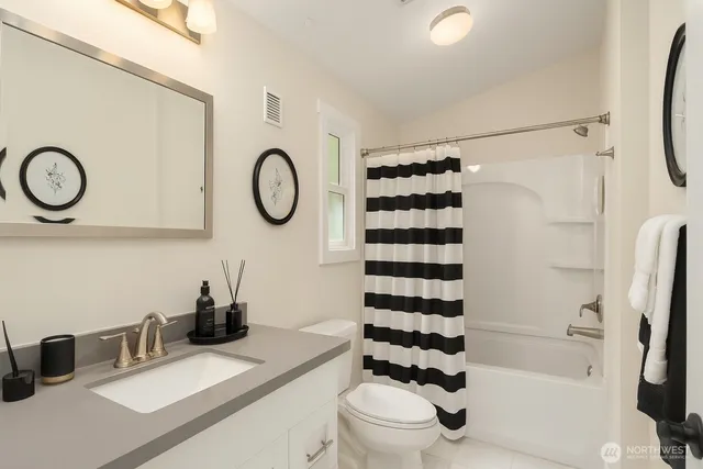 $990,000 | 14008 Stone Avenue North, Seattle, WA 98133