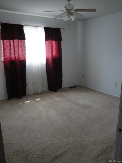 25825 Lahser Road, Unit 3 Southfield, MI 48033 - Photo 5 of 8 BEDROOM