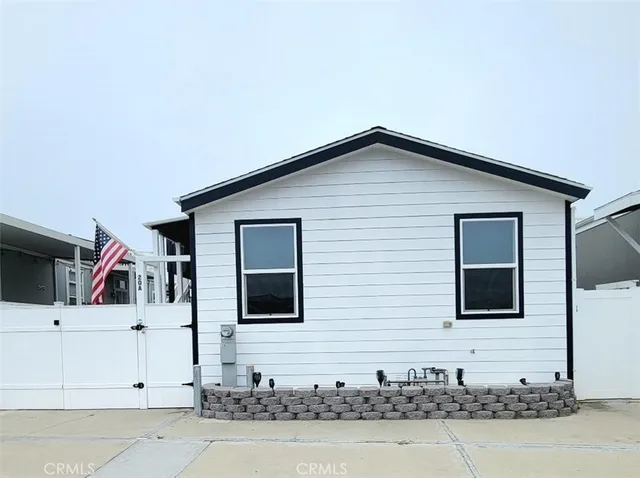 a view of a house with garage