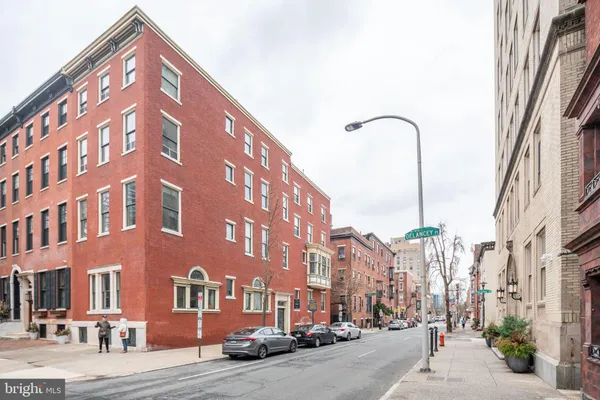 $1,750 | 1836 Delancey Place, Unit 1, Philadelphia, PA 19103