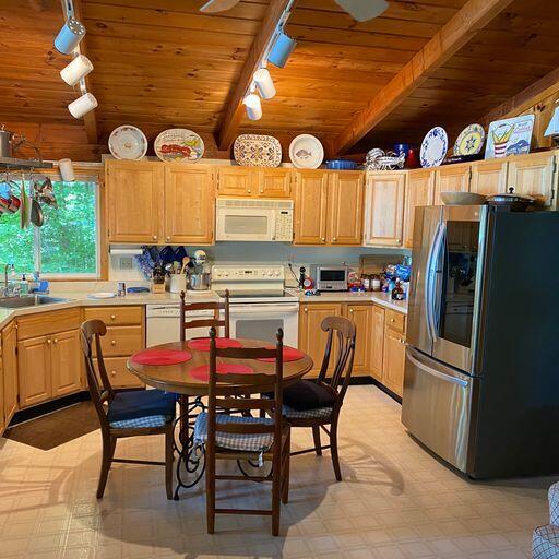 35 Leisure Lane Standish, ME 04084 - Photo 8 of 40 Kitchen