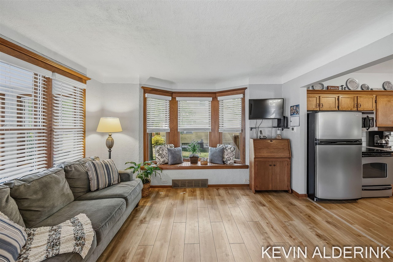 136 South Fairview Road Zeeland, MI 49464 - Photo 7 of 42 Gallery Image 7