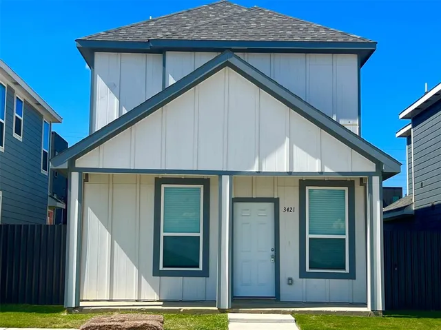 $1,995 | 3421 Valley Vista Drive, Fort Worth, TX 76053