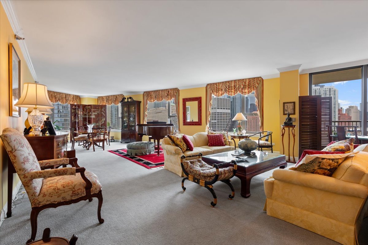 501 North Clinton Street, Unit 1303 Chicago, IL 60654 - Photo 3 of 46