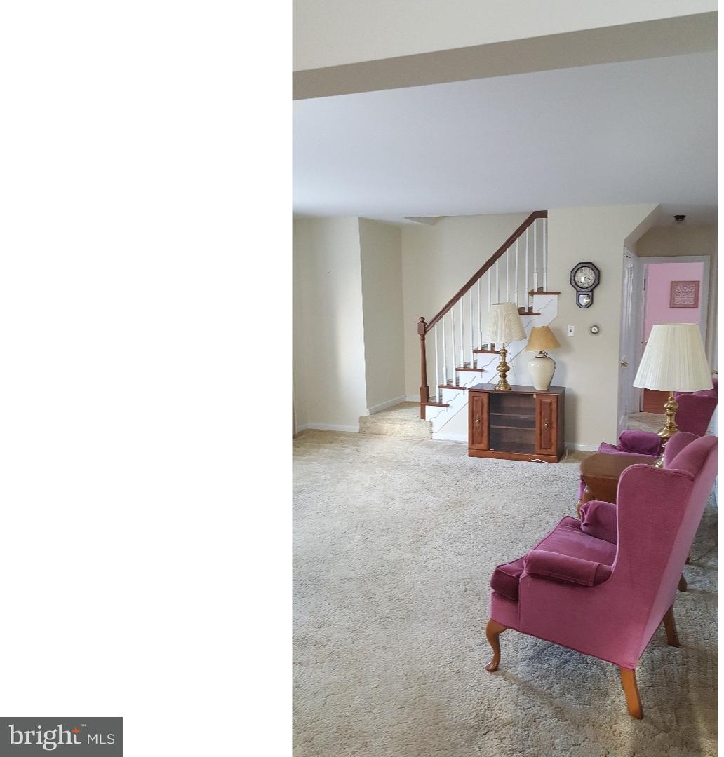 13 Woodhill Road Newtown Square, PA 19073 - Photo 4 of 14 Living Room