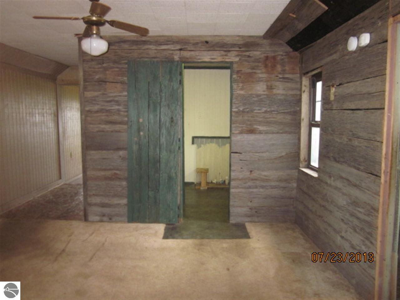9322 North Wisner Road Breckenridge, MI 48615 - Photo 5 of 18 1749822-4.JPG