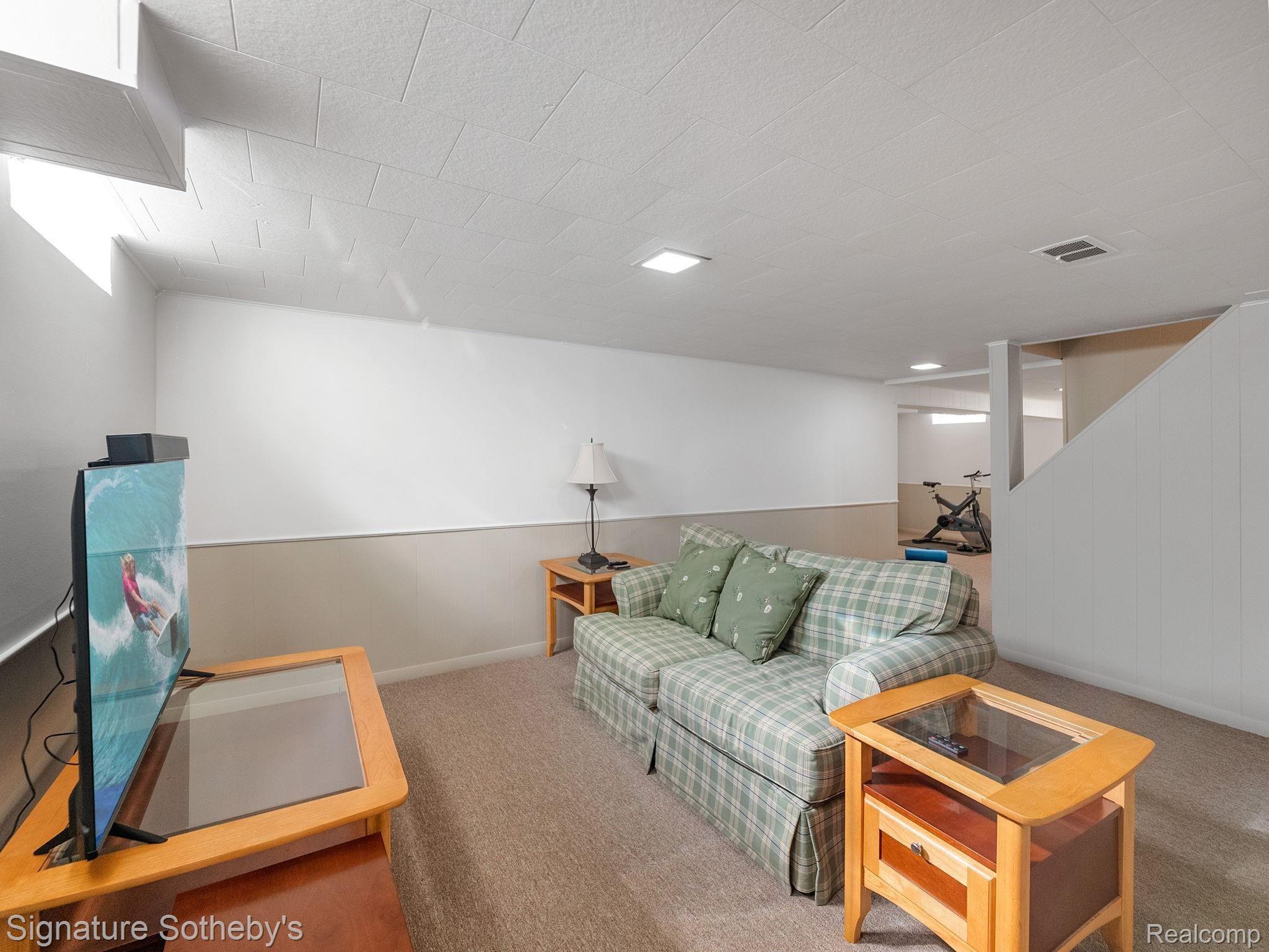 1930 Massoit Road Royal Oak, MI 48073 - Photo 27 of 37 44-web-or-mls-P4133642.jpg