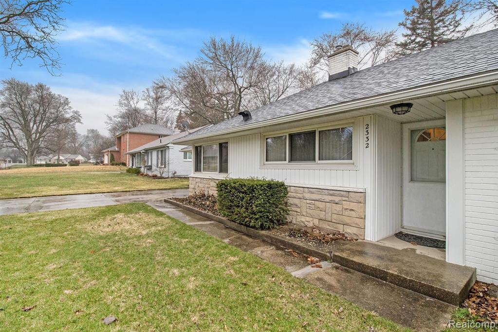 2332 Rutherford Road Bloomfield Hills, MI 48302 - Photo 6 of 36