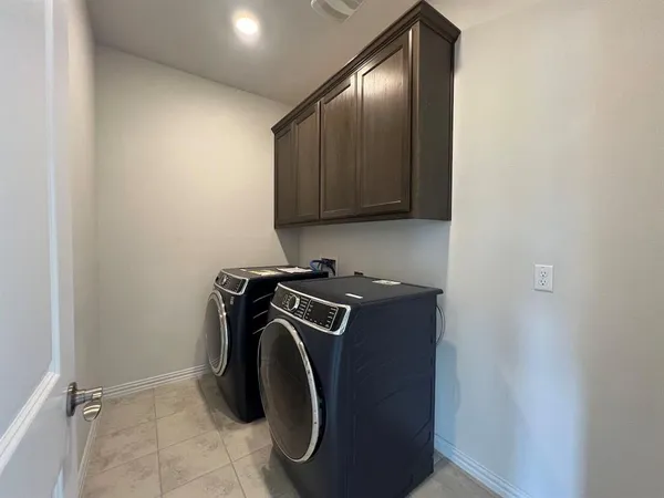 $2,750 | 2018 Matlock Circle, Hutto, TX 78634