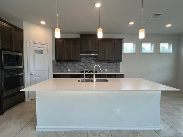 $2,750 | 2018 Matlock Circle, Hutto, TX 78634