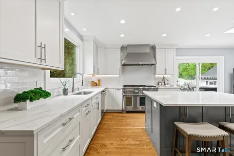 $1,795,000 | 42 Old Stamford Road, New Canaan, CT 06840