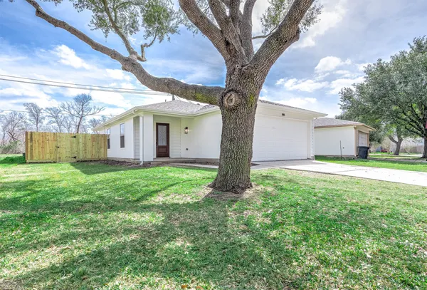 $1,800 | 5130 Riverwood Drive, Richmond, TX 77469