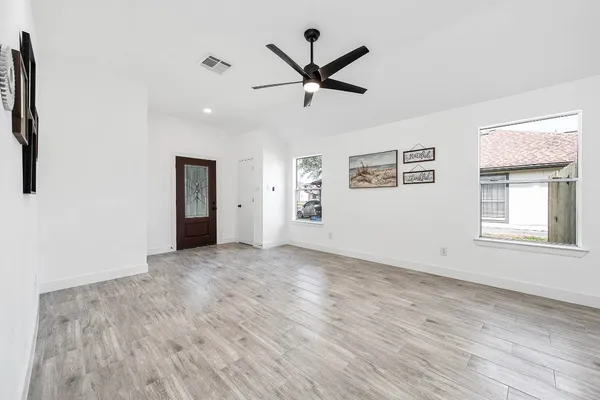 $1,800 | 5130 Riverwood Drive, Richmond, TX 77469