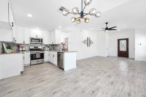 $1,800 | 5130 Riverwood Drive, Richmond, TX 77469