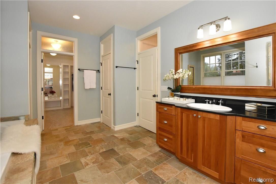 26335 Normandy Road Franklin, MI 48025 - Photo 20 of 39 26335 Normandy_18.JPG