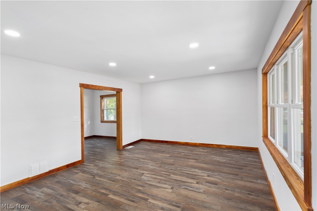 9372 Stonington Road Parma Heights, OH 44130 - Photo 10 of 25