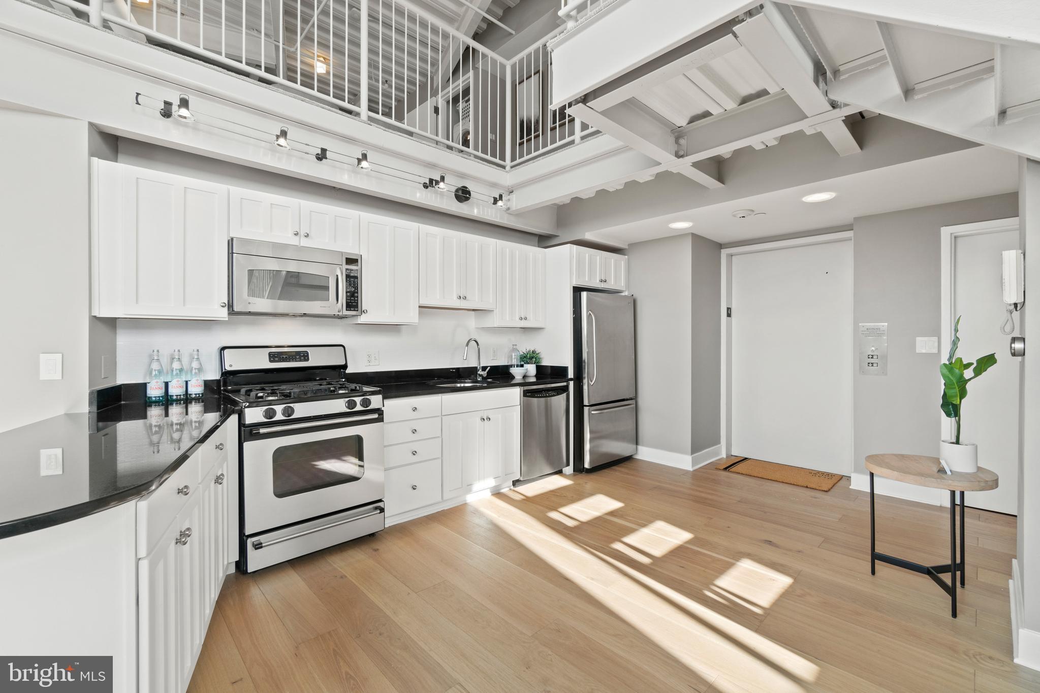 3039 16th Street Northwest, Unit 401 Washington, DC 20009 - Photo 9 of 25 Kitchen/entry