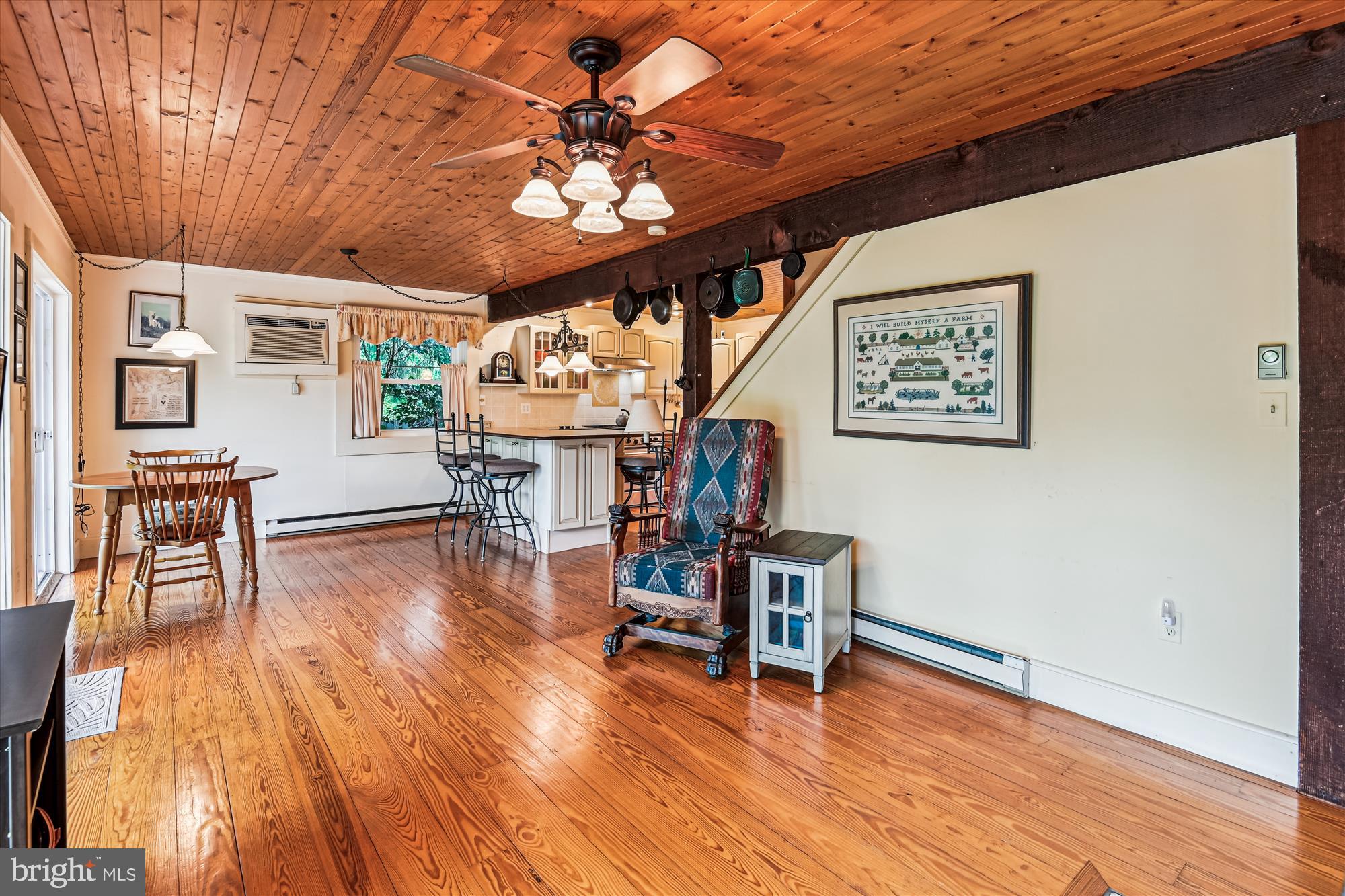 4441 Solomons Island Road Harwood, MD 20776 - Photo 21 of 87 Unique Paneled Wood Ceiling . Ceiling Fan Breezes