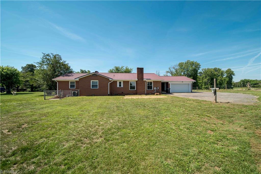 5800 Bethel Road Jonesville, NC 28642 - Photo 11 of 36