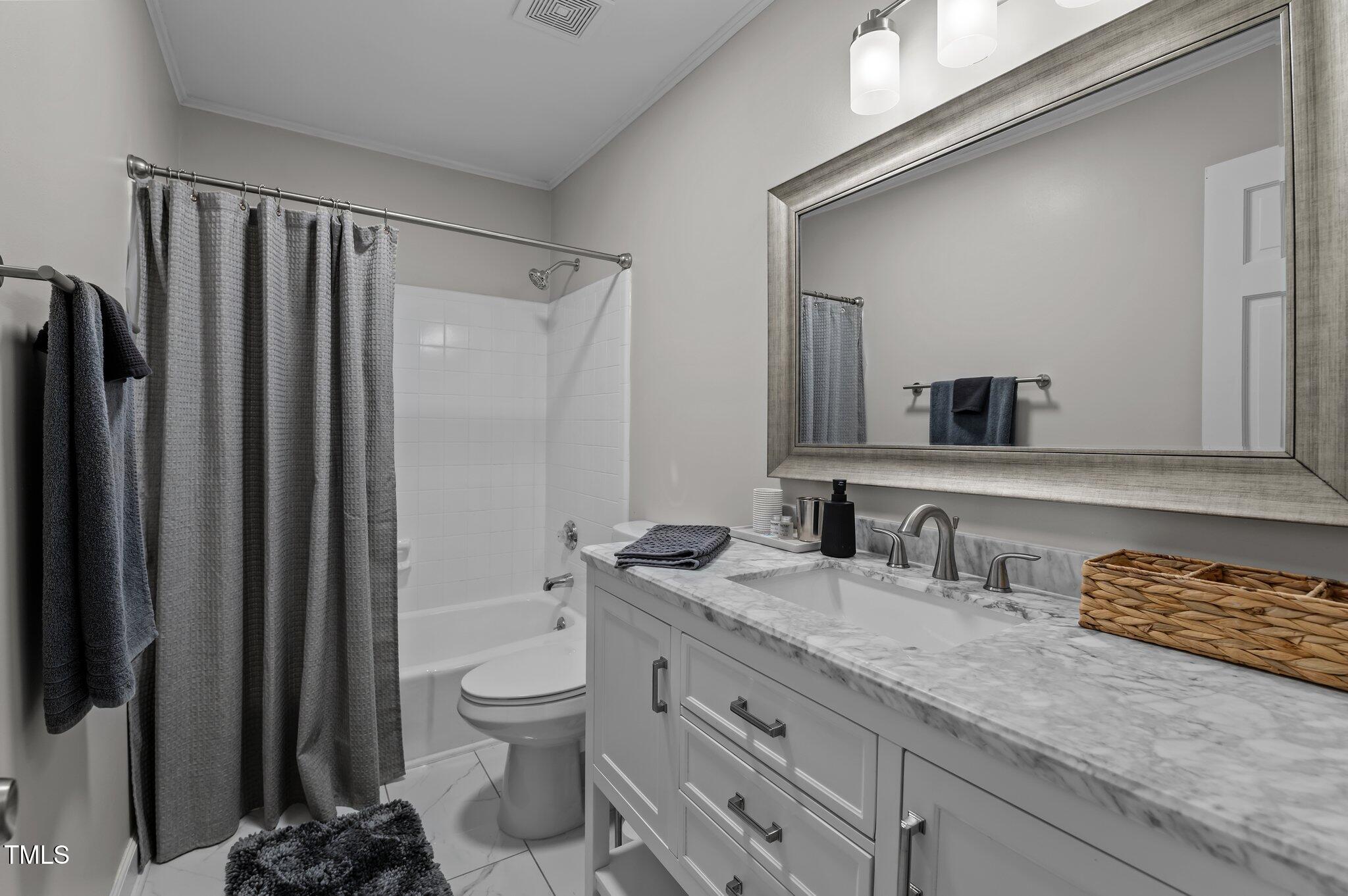 5905-5907 Applewood Lane Raleigh, NC 27609 - Photo 15 of 41 53-web-or-mls-DSC_8167