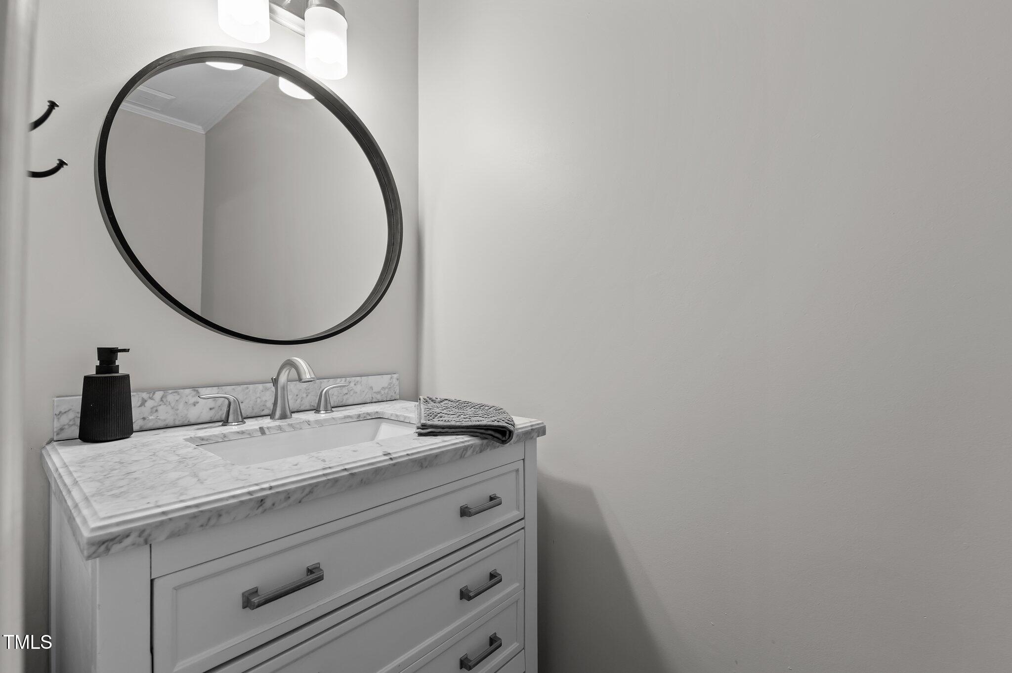 5905-5907 Applewood Lane Raleigh, NC 27609 - Photo 34 of 41 28-web-or-mls-DSC_8092