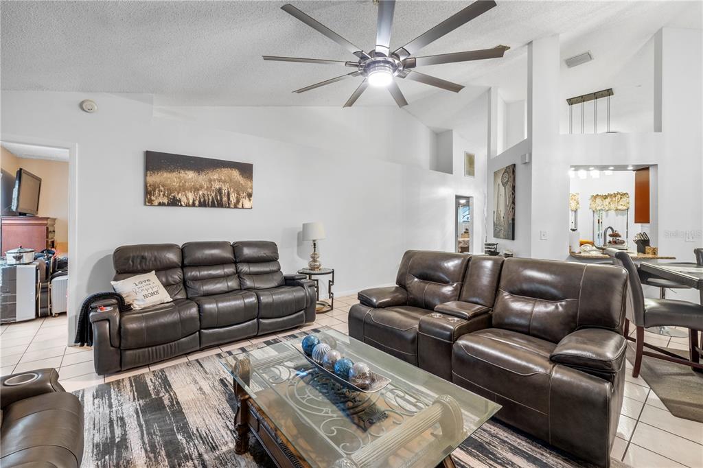 1215 Rinkfield Place Brandon, FL 33511 - Photo 11 of 48 Gallery Image 11
