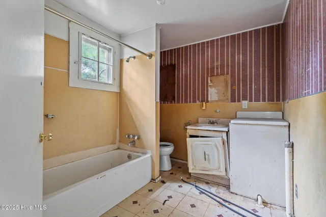 $51,000 | 807 West St James Street, Tarboro, NC 27886