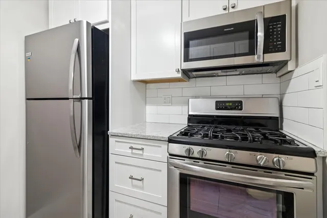 $159,000 | 620 Mesa Drive, Unit 310, Hoffman Estates, IL 60169