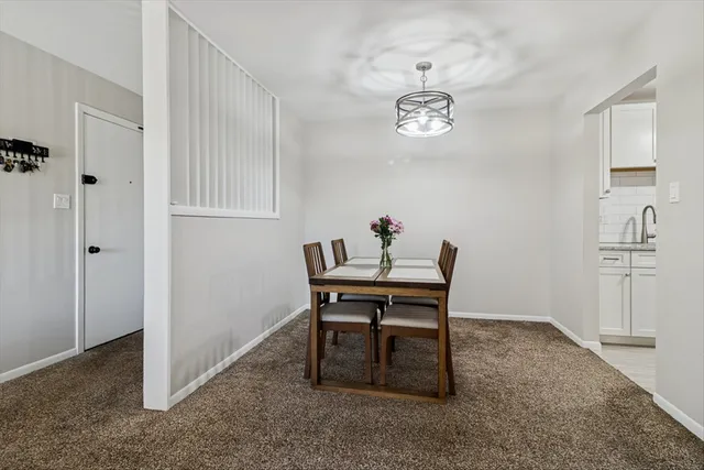 $159,000 | 620 Mesa Drive, Unit 310, Hoffman Estates, IL 60169