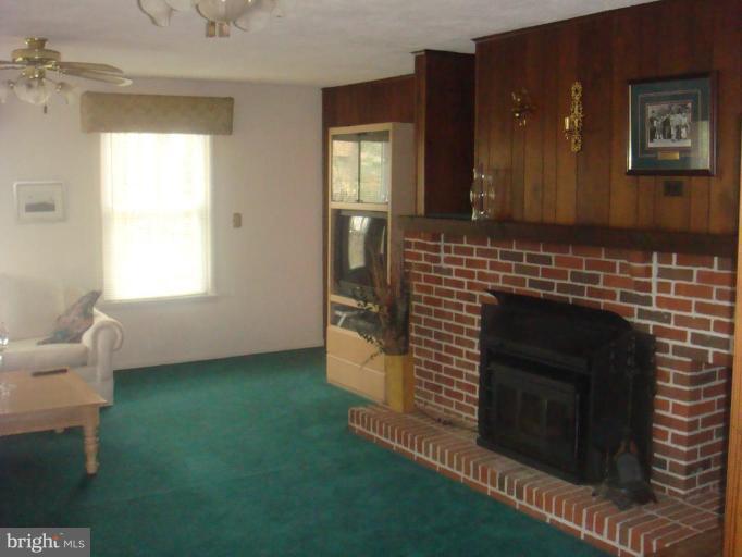 14316 Dairydale Road Baldwin, MD 21013 - Photo 18 of 20 Living Room