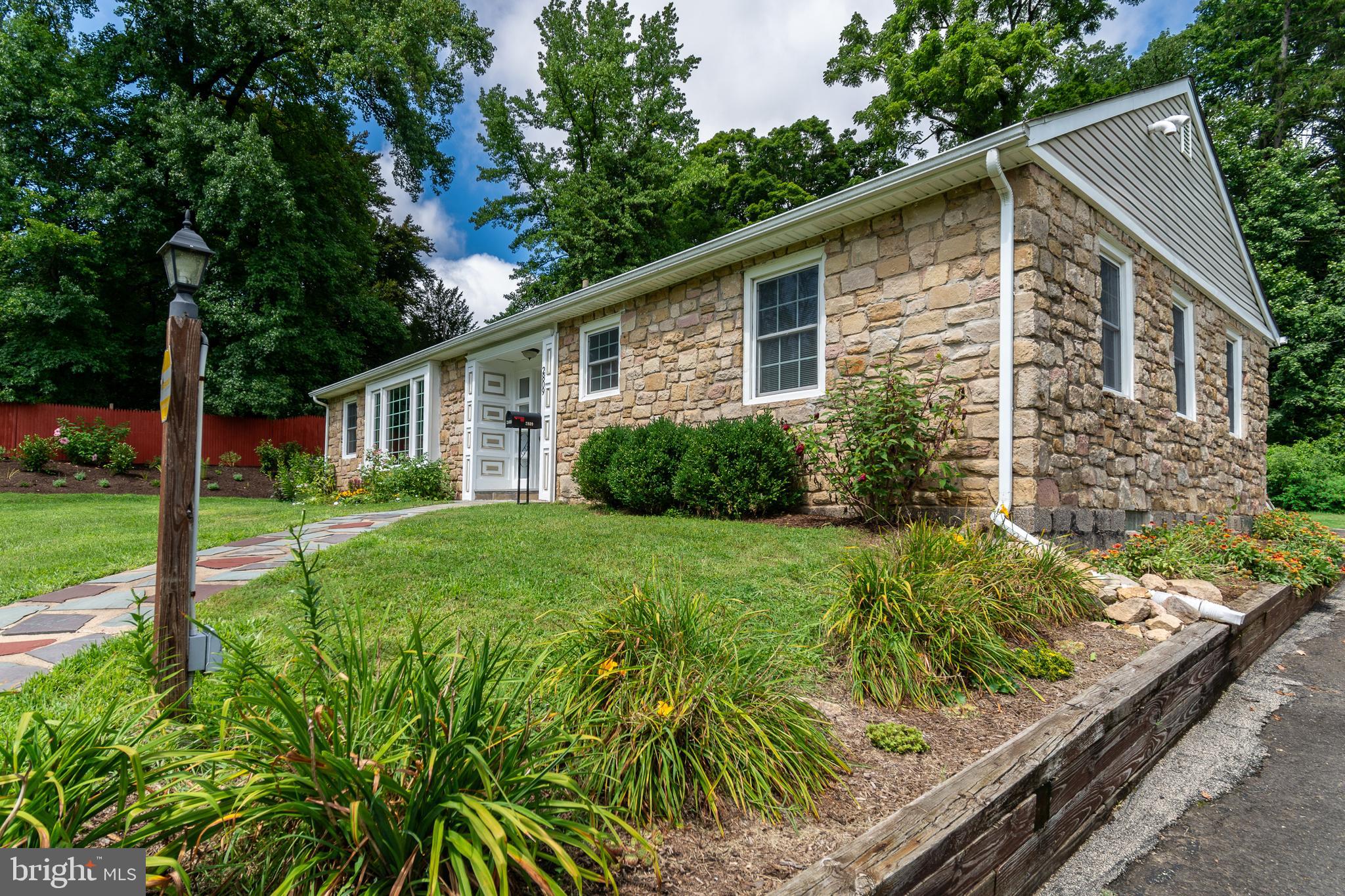 2809 Church Road Glenside, PA 19038 - Photo 5 of 49 Stone exterior