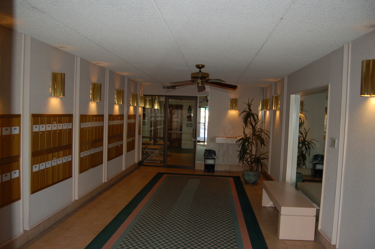 7950 East Camelback Road, Unit 107 Scottsdale, AZ 85251 - Photo 8 of 18 Lobby
