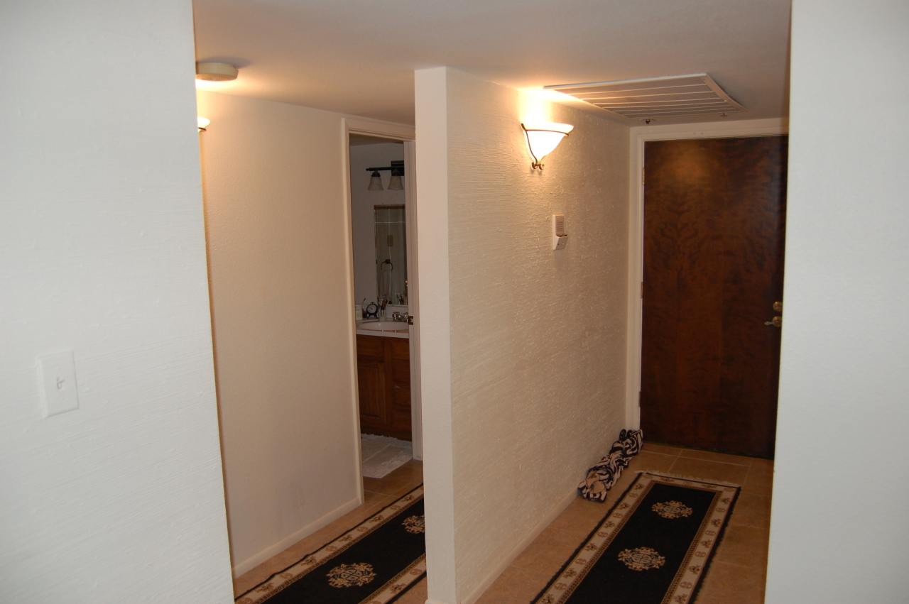 7950 East Camelback Road, Unit 107 Scottsdale, AZ 85251 - Photo 10 of 18 Hall entry