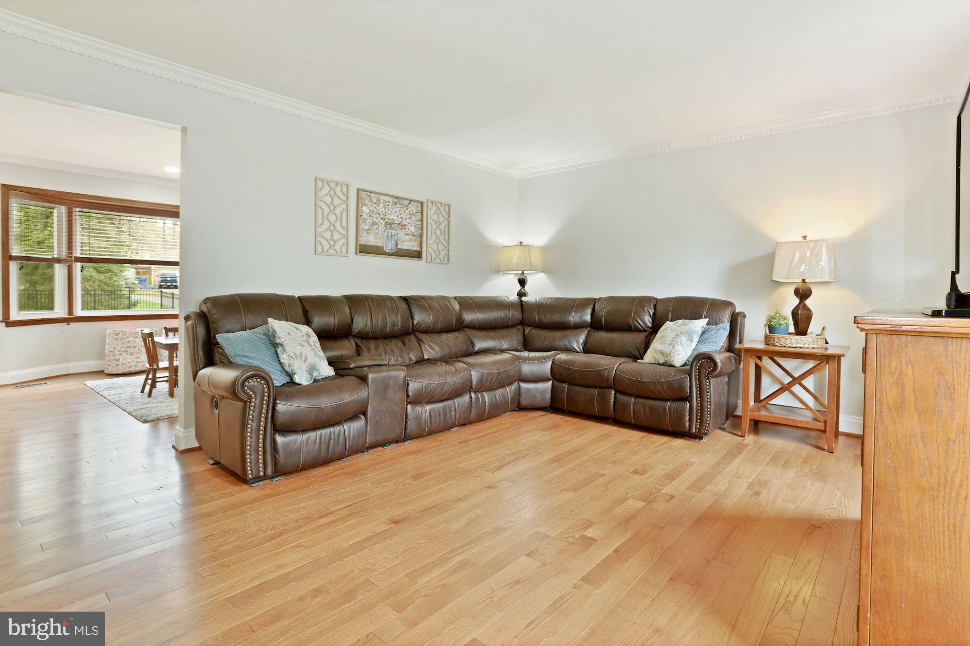 15604 Evesham Place Silver Spring, MD 20905 - Photo 7 of 62 Gallery Image 7