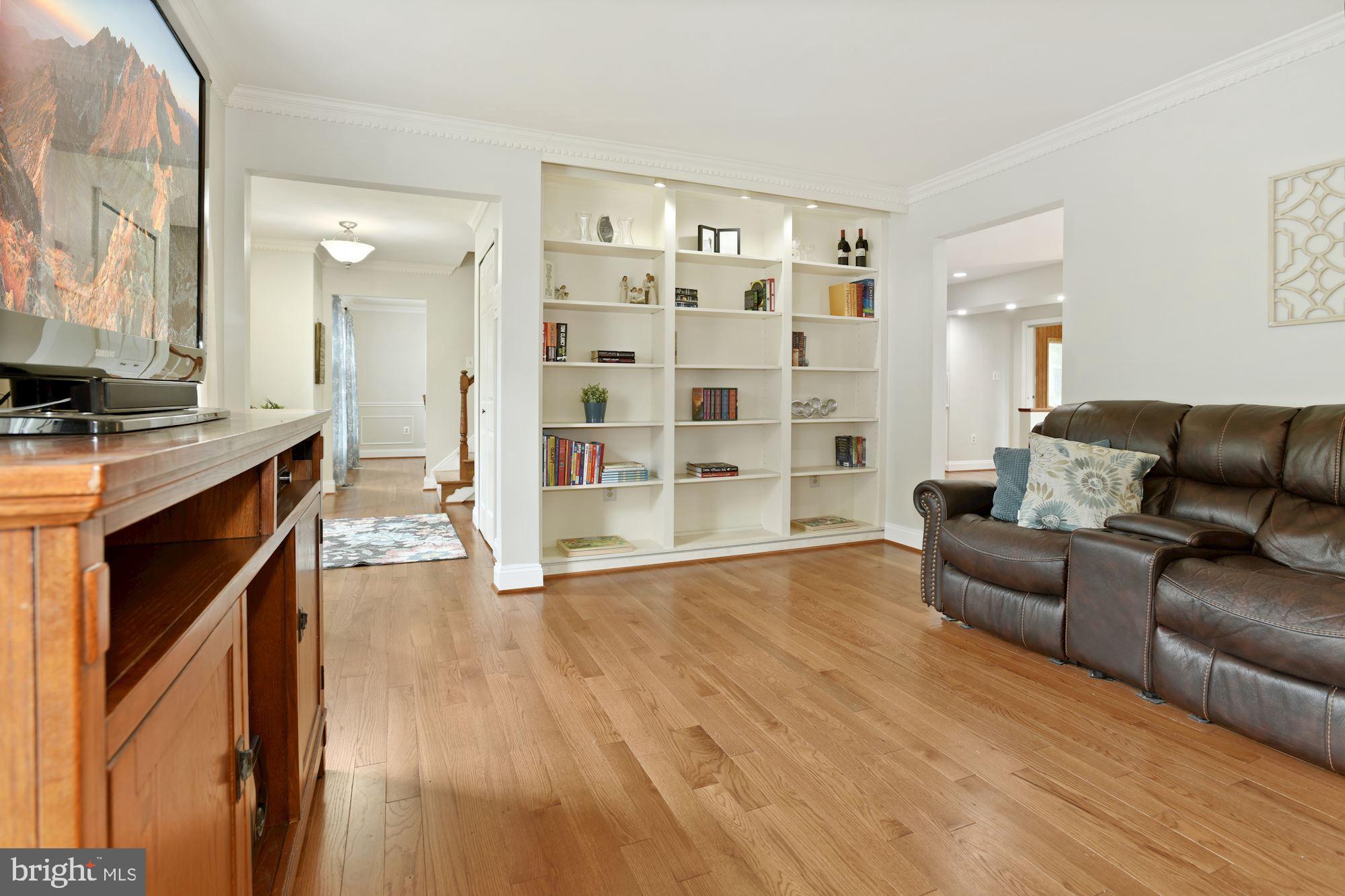 15604 Evesham Place Silver Spring, MD 20905 - Photo 8 of 62 Gallery Image 8