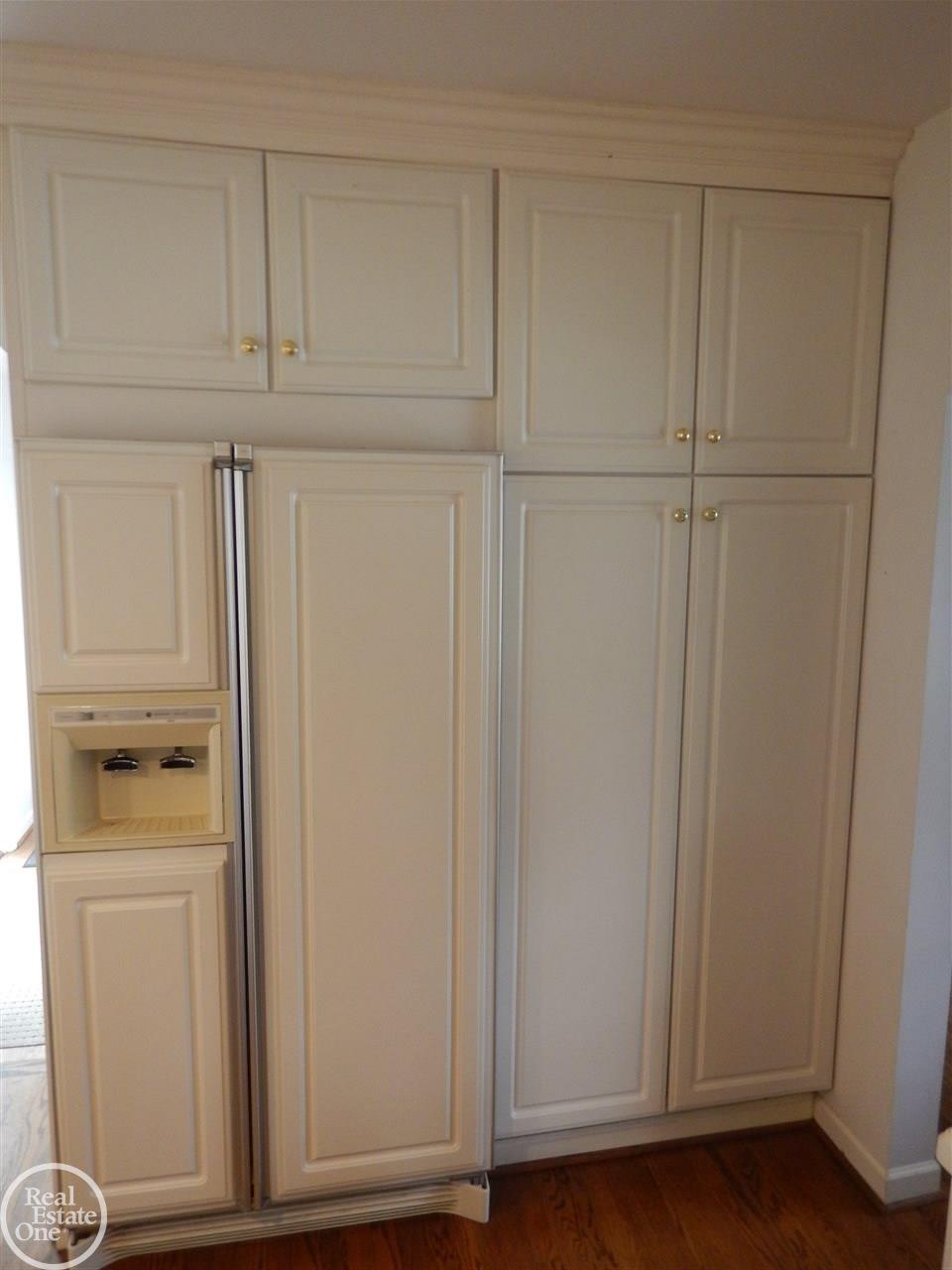 1008 Bedford Road Grosse Pointe, MI 48230 - Photo 20 of 47 31318447-19.JPG