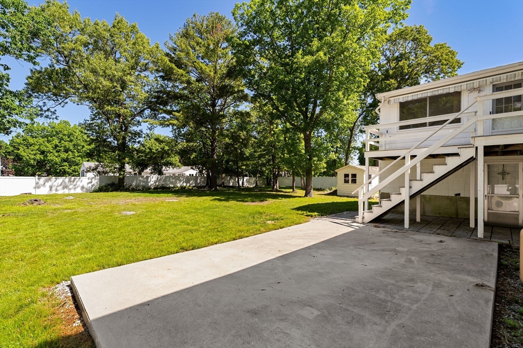 37 Old Coach Road Braintree, MA 02184 - Photo 23 of 27
