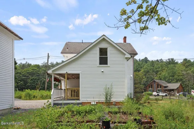 a front view of house with yard